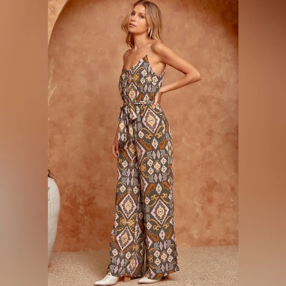 Savanna Jane Aztec Printed Jumpsuit Size Small - Picture 4 of 12